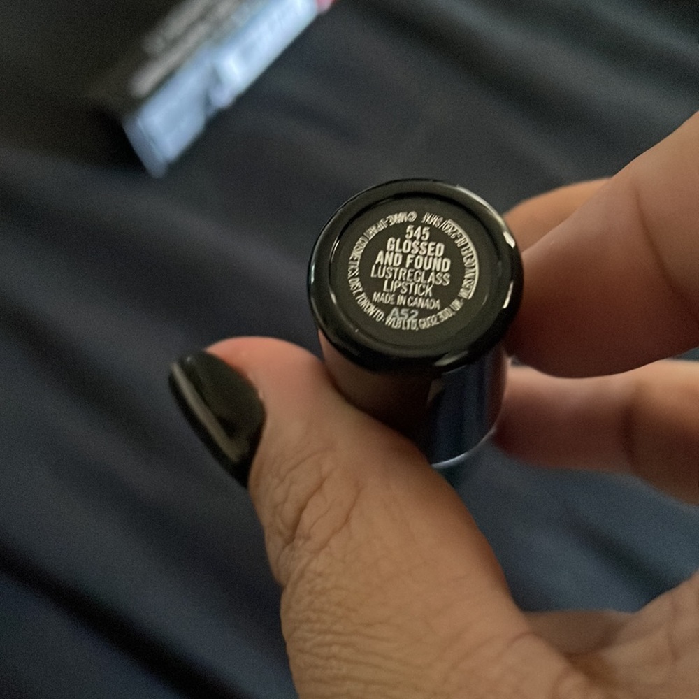 MAC Lustreglass lipstick - glossed and found - Picture 4 of 6